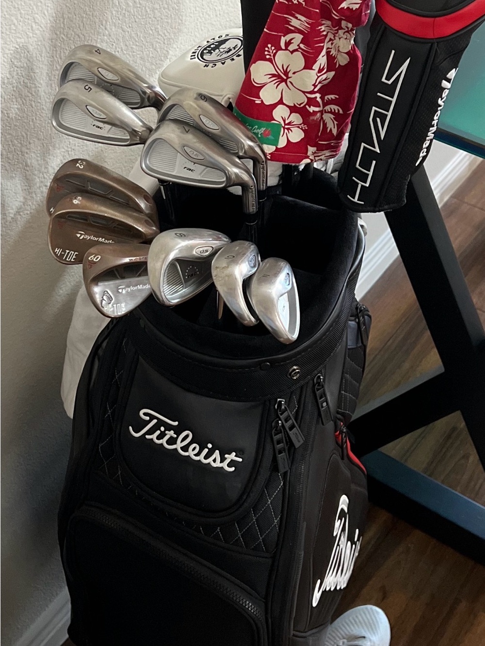 Titleist Midsize Tour Bag